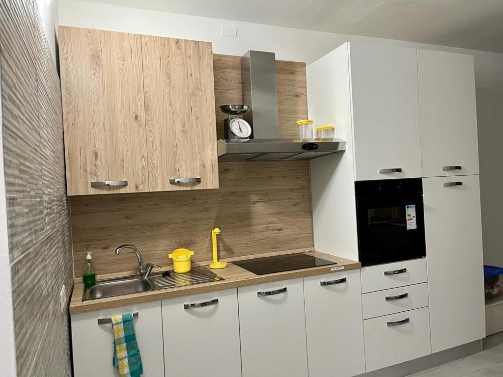 Einaudi Apartment Cologno Monzese Esterno foto