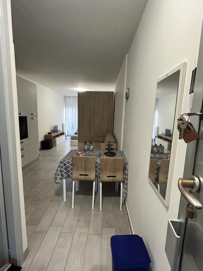 Einaudi Apartment Cologno Monzese Esterno foto