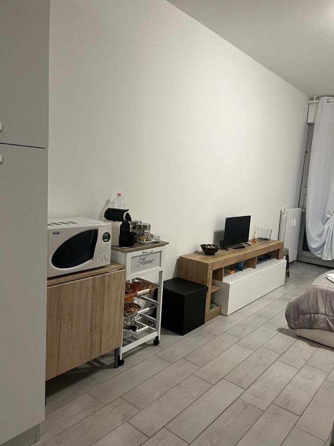Einaudi Apartment Cologno Monzese Esterno foto